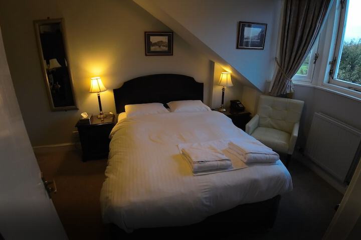 Room 34 of 53