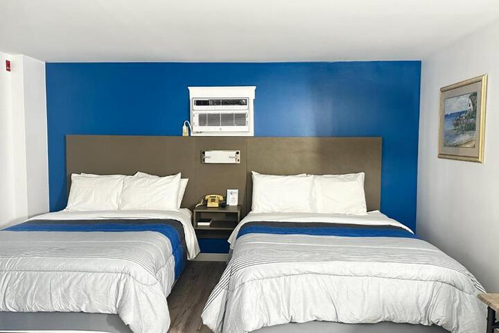 1 Queen Bed (1 of 23)