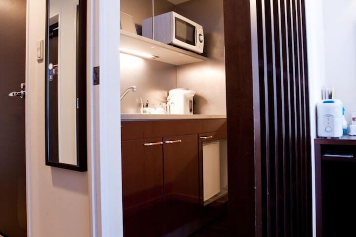 Room 16 of 42
