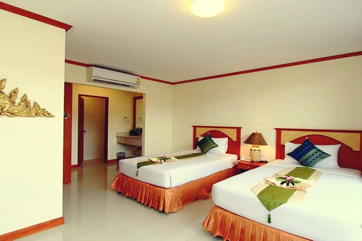 Room 18 of 65