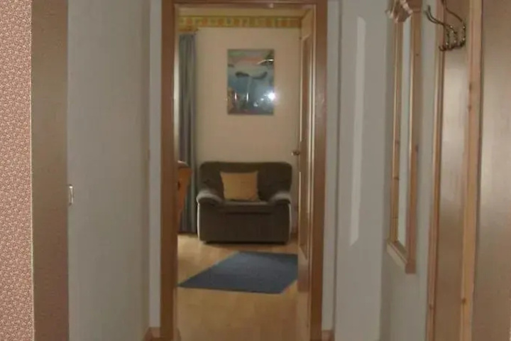 Room 9 of 15