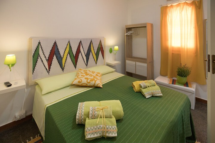 Room 4 of 79