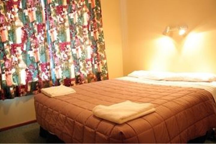Room 3 of 8