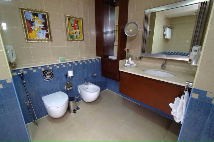 Room 35 of 53