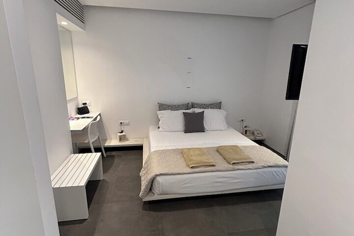 Room 86 of 283