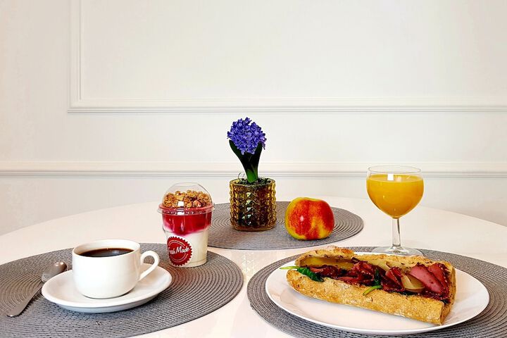 Breakfast/Coffee Service 20 of 24