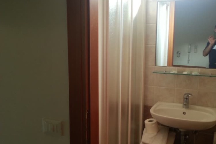 Room 23 of 61