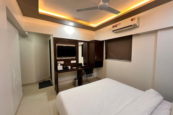 Room 5 of 30