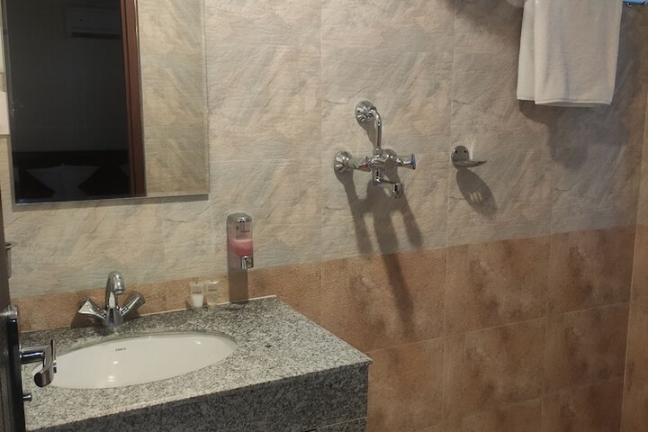 Room 12 of 15