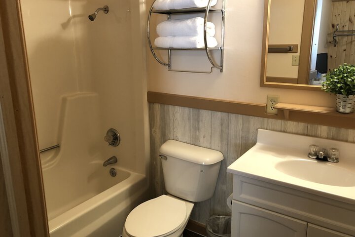 Room 6 of 259