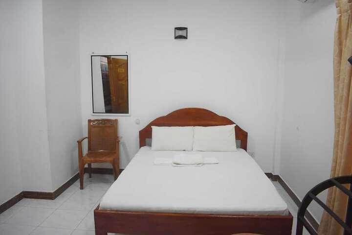 Room 21 of 28