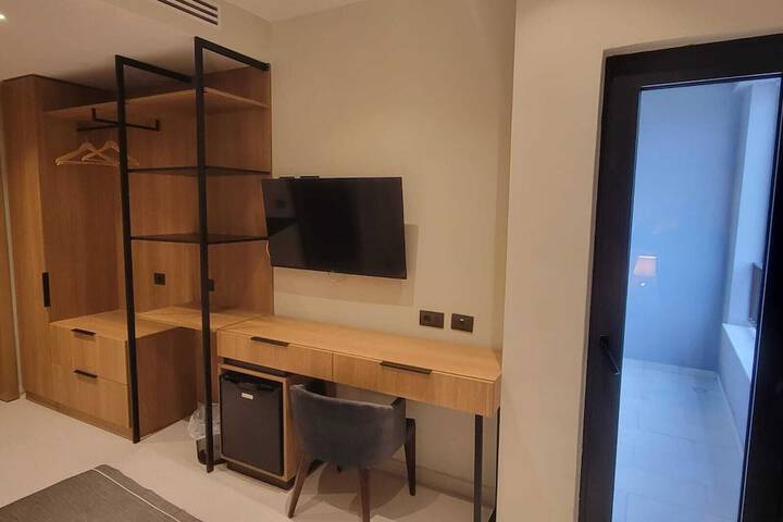Room 21 of 53