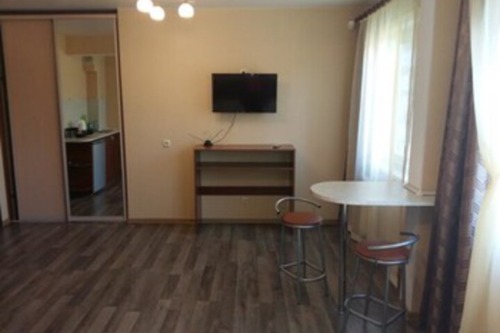 Room 10 of 13