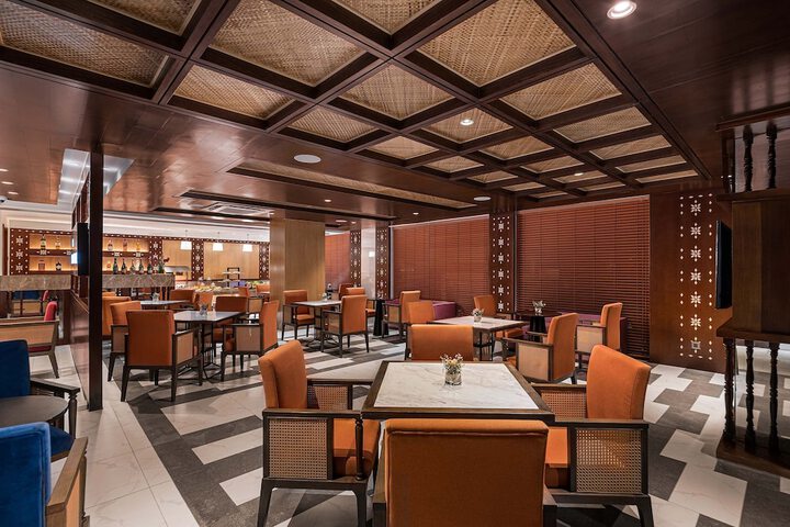 Lounge 44 of 47