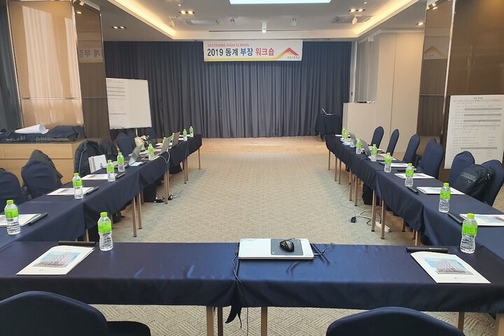 Ballroom/Hall 60 of 84