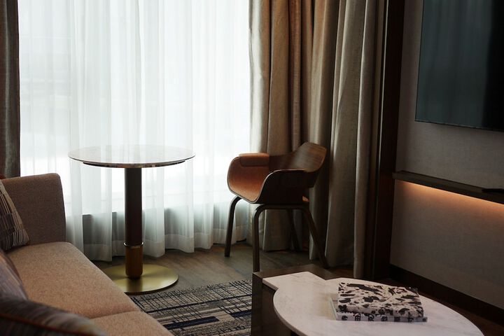 Room 12 of 42