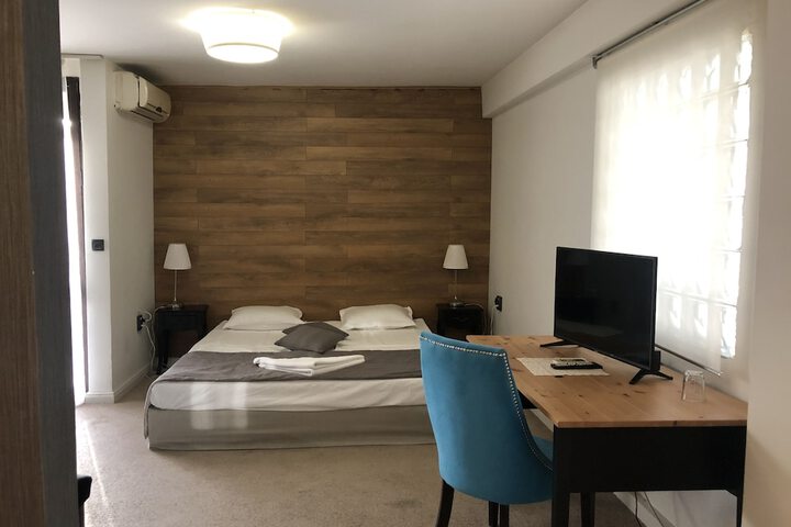 Room 65 of 97