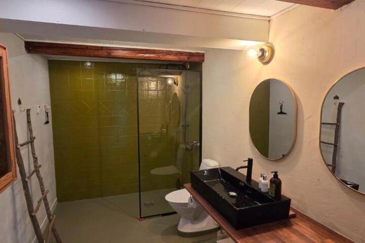 Hotel Entry