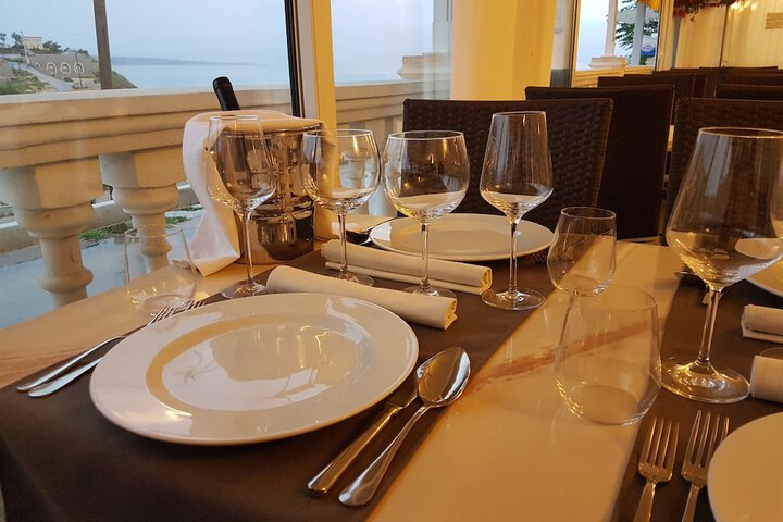Dining 7 of 12