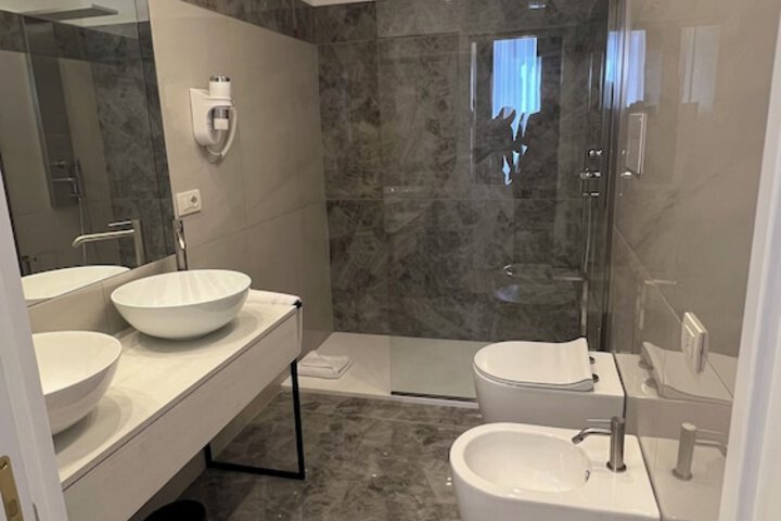 Room 50 of 59