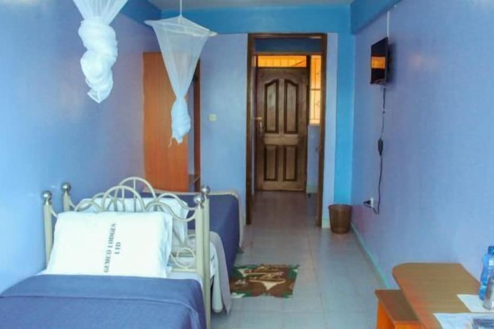 Room 9 of 35