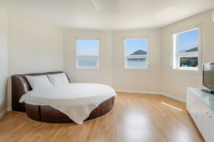 Room 60 of 85