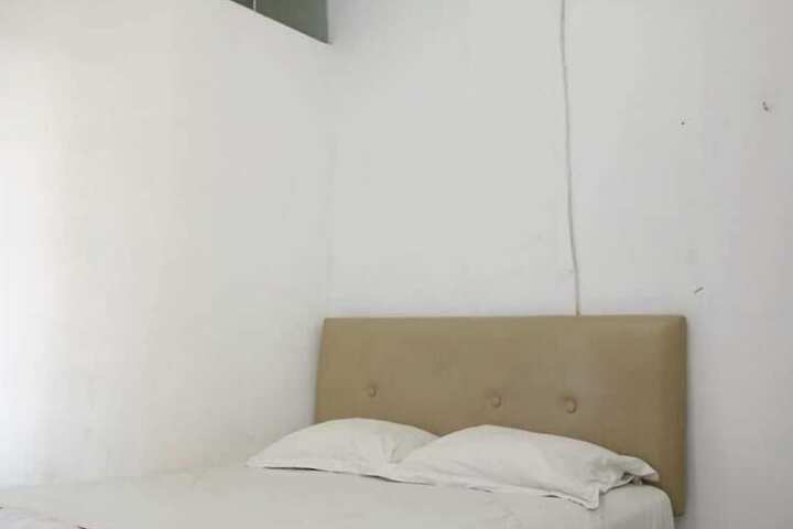 Room 18 of 21