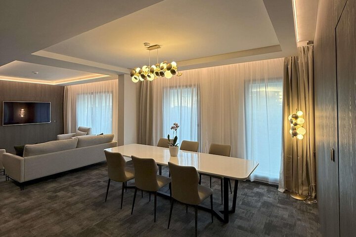 Room 27 of 150