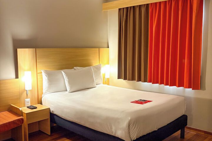 Room 18 of 113