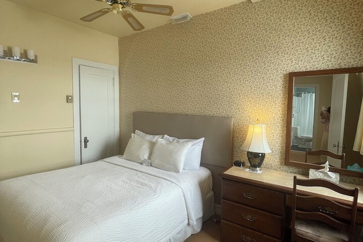 Room 68 of 125
