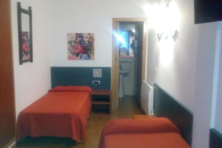 Room 33 of 71