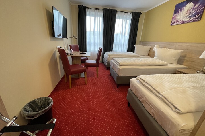 Room 48 of 99