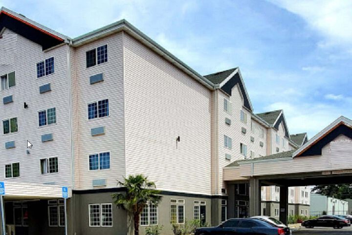 Photo of Holiday Inn Express & Suites Portland East