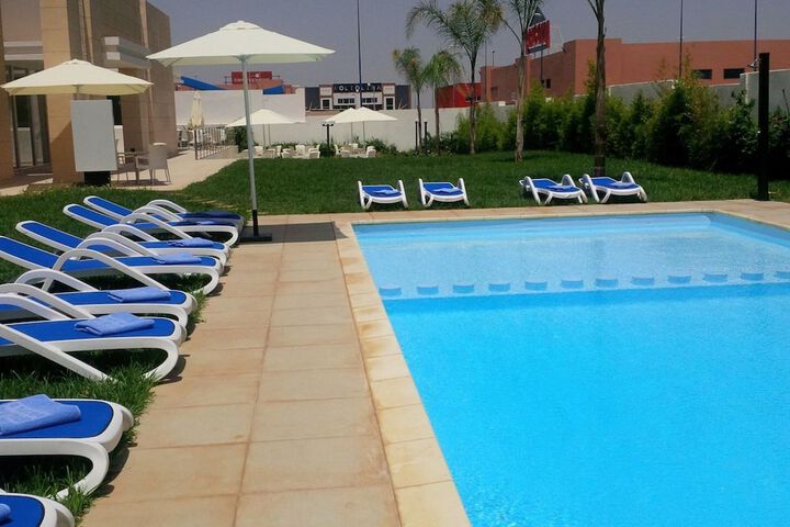 Pool 28 of 52