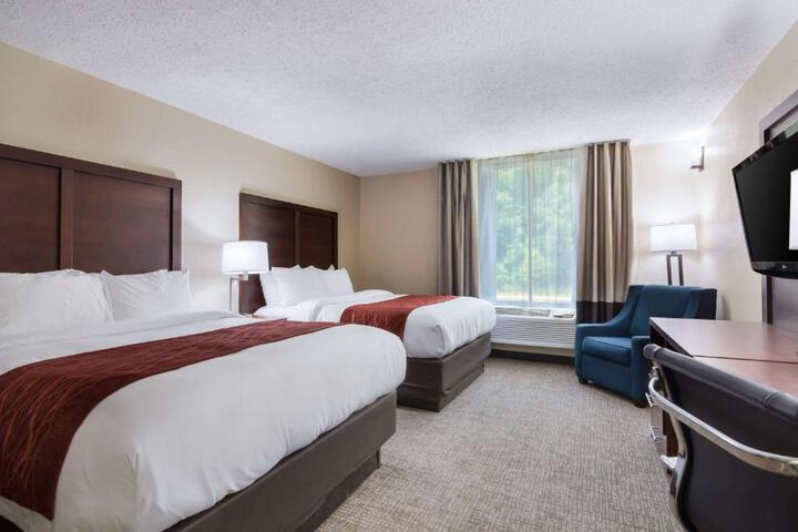 Double Accessible King Size Bed (2 of 7)