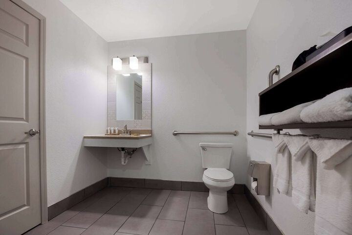 Room 46 of 72