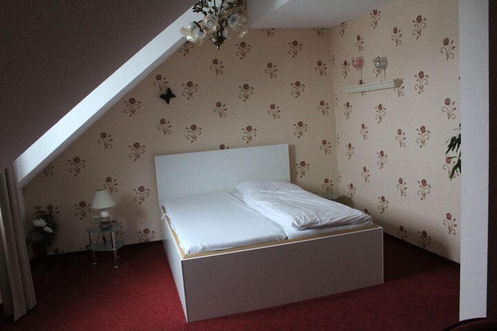 Room 13 of 68