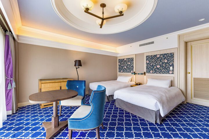 Room 22 of 110