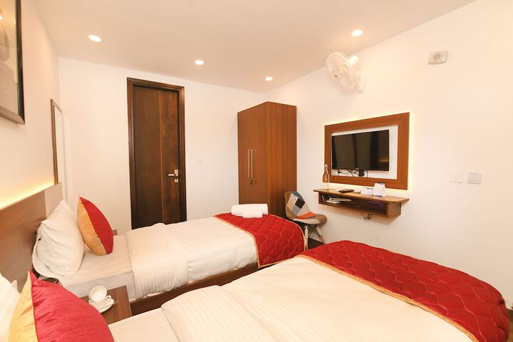 Room 3 of 17