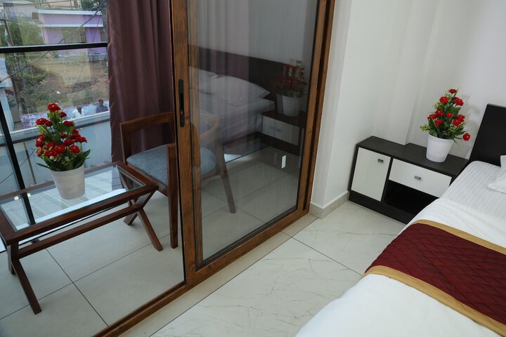 Room 8 of 13