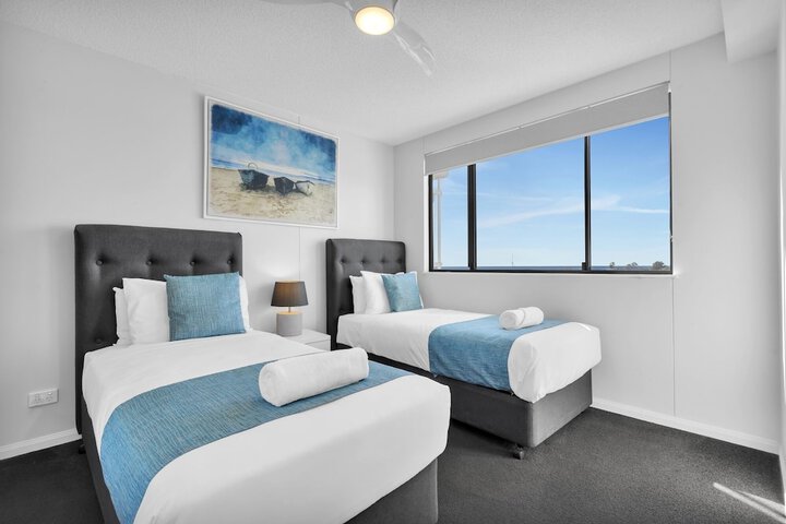 Room 25 of 211