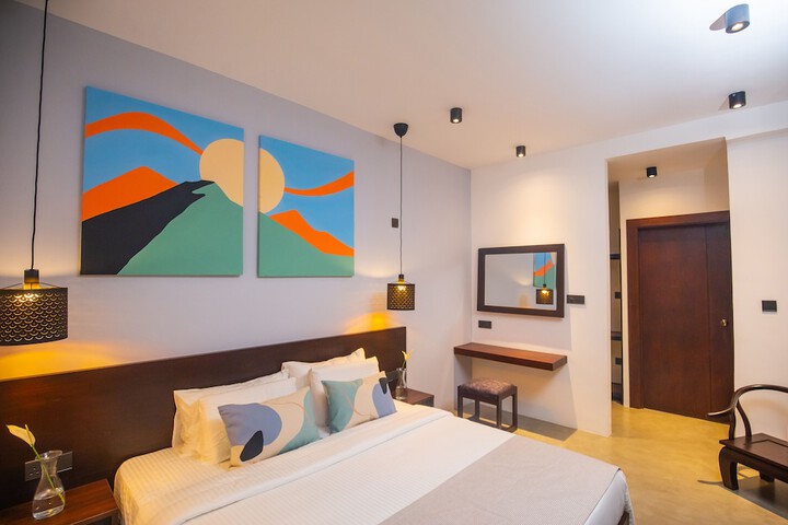 Room 10 of 37