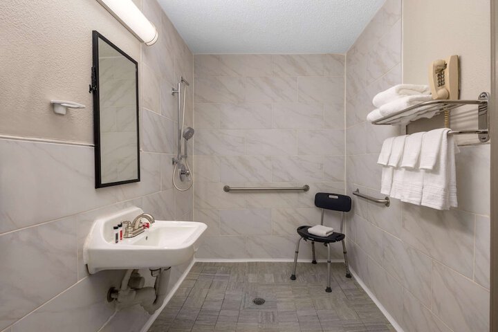 Bathroom shower