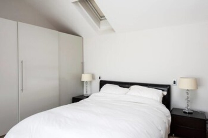 Room 25 of 34