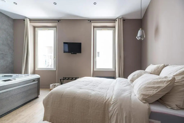 Room 2 of 13
