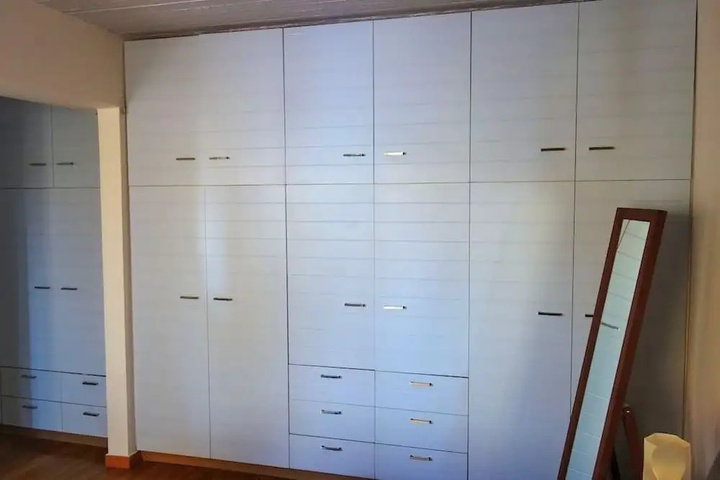 Room 4 of 19