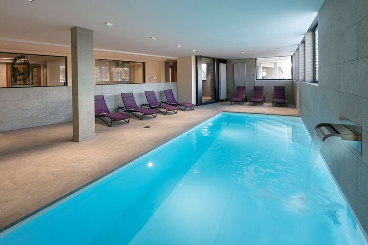 Pool 100 of 139