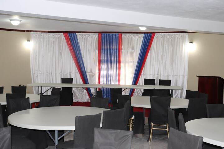 Ballroom/Hall 34 of 44