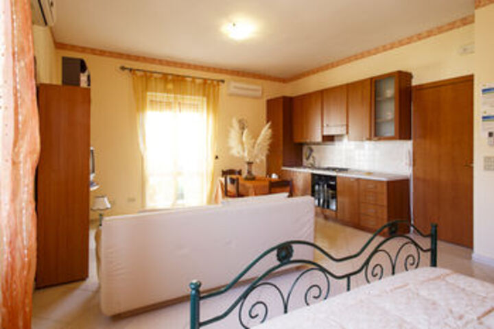 Room 15 of 28