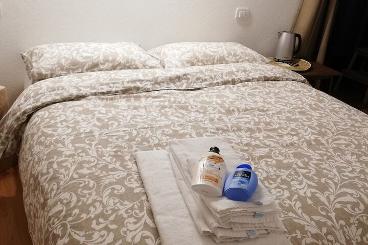Room 11 of 15